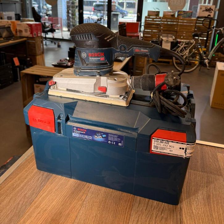 Bosch Professional GSS 280 AVE Vlakschuurmachine | In koffer, Doe-het-zelf en Verbouw, Gereedschap | Schuurmachines, Zo goed als nieuw