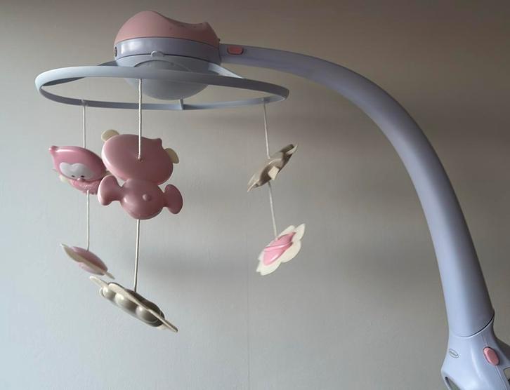 Infantino: 3 in 1 Muziekmobiel, lamp en projector, Kinderen en Baby's, Kinderkamer | Inrichting en Decoratie, Zo goed als nieuw