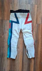Dames motorbroek  kleur wit, met rood en u blauwe streep, Motoren, Kleding | Motorkleding, Ophalen of Verzenden, Tweedehands, Dames