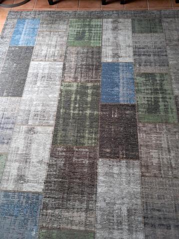 Karpet lengte 2m88 br 2m3 vuil en vlek werend beschikbaar voor biedingen