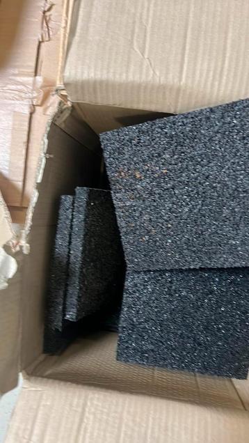 Granulaatrubber Plaatjes - Ontdreunen Apparaten/Machines beschikbaar voor biedingen