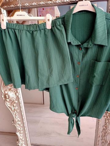 Gaaf zomer setje. 2x XL, 48  beschikbaar voor biedingen