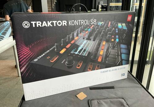 NIEUW & ONGEBRUIKT! - Native Instruments Traktor Kontrol S8, Muziek en Instrumenten, Dj-sets en Draaitafels, Nieuw, Dj-set, Overige merken
