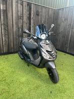 Piaggo zip (4 takt), Fietsen en Brommers, Scooters | Piaggio, Ophalen, Maximaal 45 km/u, Zip, Zo goed als nieuw
