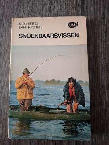 Snoekbaarsvissen boek beschikbaar voor biedingen