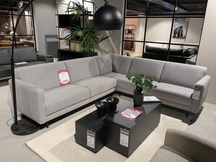 NIEUWE SHOWROOMHOEK BANK STERK AFGEPRIJSD, Huis en Inrichting, Banken | Bankstellen, Nieuw, Hoekbank, Vierpersoons of meer, 250 tot 300 cm