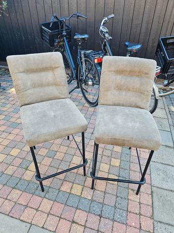 Set van 2 bar krukken beschikbaar voor biedingen