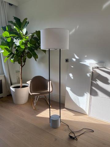 Kekke vloerlamp, mijn vrouw wilt m niet meer beschikbaar voor biedingen