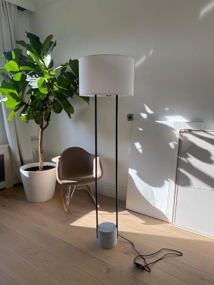 Kekke vloerlamp, mijn vrouw wilt m niet meer, Huis en Inrichting, Lampen | Vloerlampen, Zo goed als nieuw, 150 tot 200 cm, Metaal