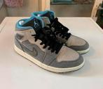 NIKE AIR JORDAN 1 MID CRATER GREY UNIVERSITY BLUE MAAT 40 42, Kleding | Heren, Schoenen, Ophalen of Verzenden, Nieuw, Overige kleuren
