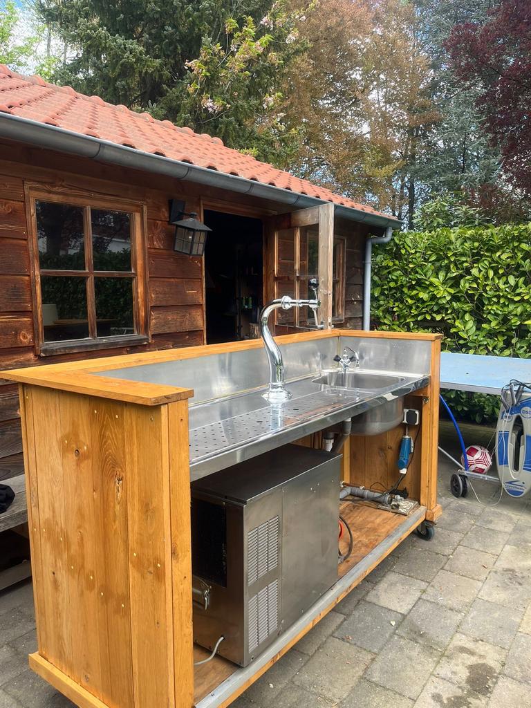 Professionele mobiele tap bar met spoelbak & koeling, Ophalen, Gebruikt
