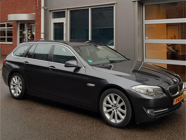 BMW 5 Serie Touring 523i 3.0 Aut8 Navi Trekhaak 18"Vlg Ecc B, Auto's, BMW, Te koop, 5-Serie, ABS, Airbags, Airconditioning, Alarm