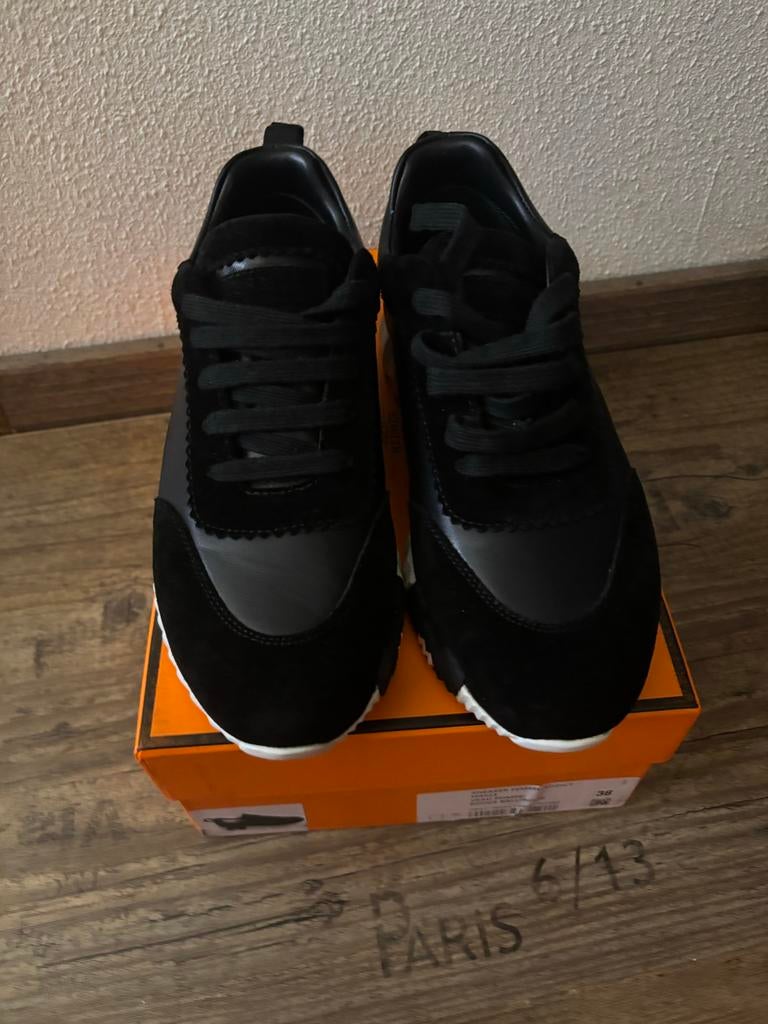 Hermes sneakers, Kleding | Dames, Schoenen, Ophalen of Verzenden, Zo goed als nieuw, Zwart, Sneakers of Gympen