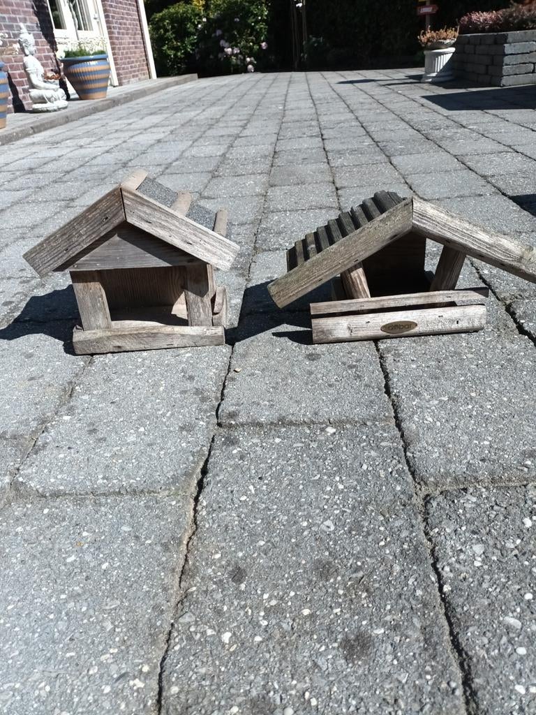 2 houten voederhuisjes voor de kleine tuinvogels., Tuin en Terras, Ophalen, Gebruikt