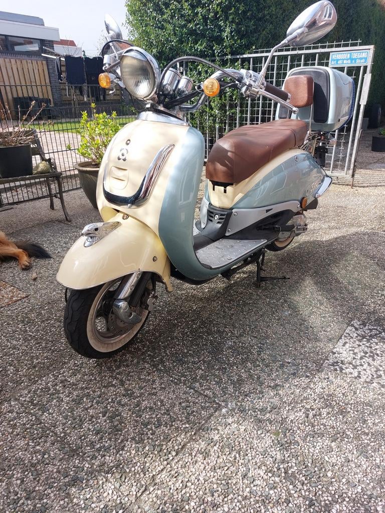 AGM retro scooter, Ophalen, Gebruikt, Benzine