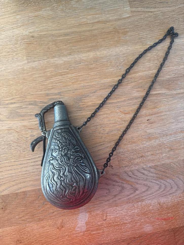 Decoratieve kruitfles, Antiek en Kunst, Antiek | Koper en Brons, Koper, Ophalen of Verzenden