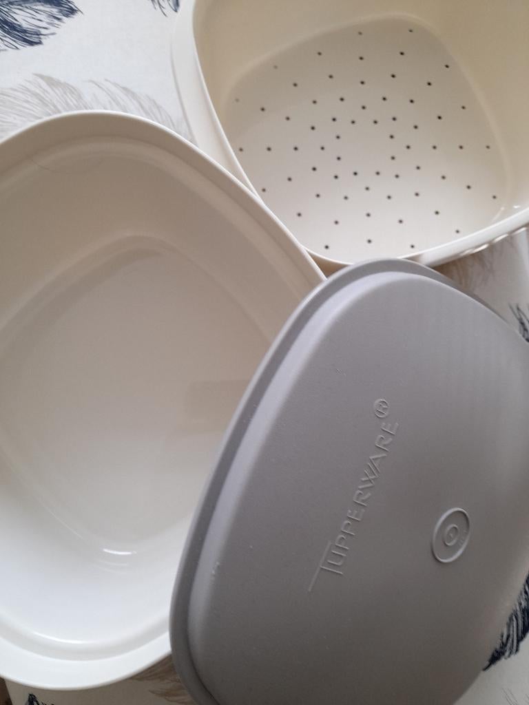 TUPPERWARE VINTAGE SERVEERWONDER., Huis en Inrichting, Keuken | Tupperware, Ophalen, Zo goed als nieuw, Crème, Bak of Kom
