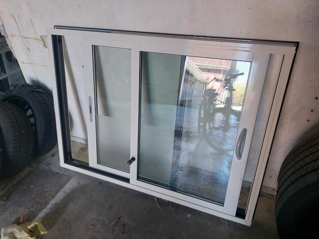 Kunststof kozijn 1605x1150 met 2 schuiframen, Ophalen, Kunststof, Gebruikt, Raamkozijn