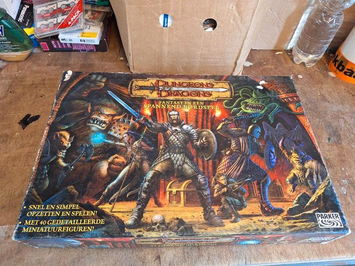 Oud Parker Dungeons & Dragons bordspel Nederlandstalig 2003, Hobby en Vrije tijd, Gezelschapsspellen | Bordspellen, Gebruikt, Ophalen of Verzenden