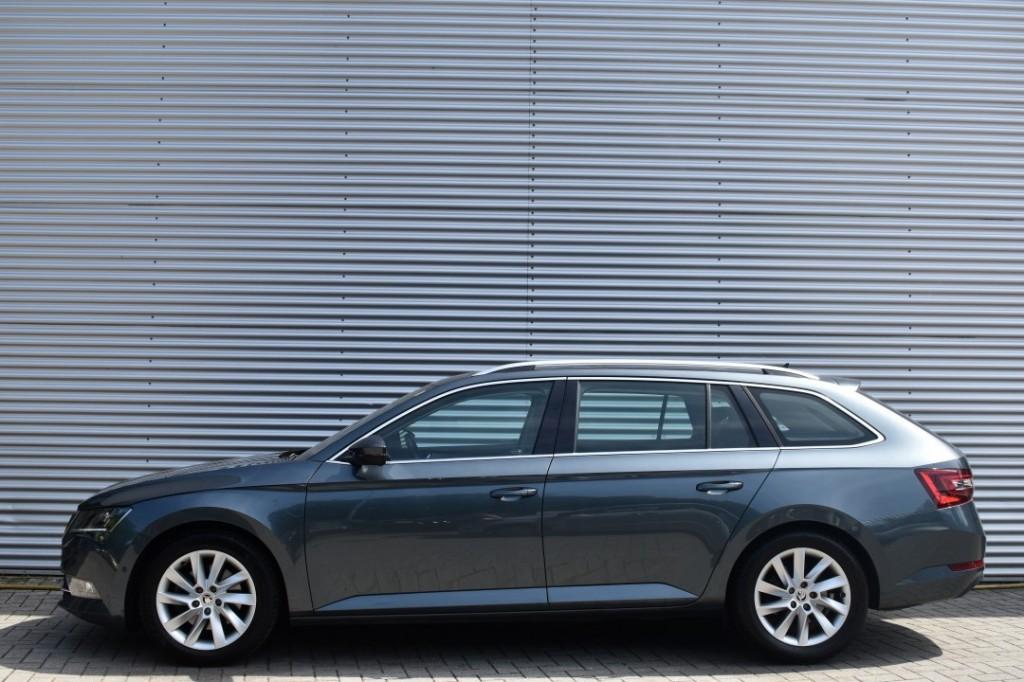 Skoda SUPERB COMBI 1.4 TSI DSG7 STYLE BUSINESS / P.DAK / EL., Auto's, Skoda, 730 kg, 4 cilinders, 150 pk, USB