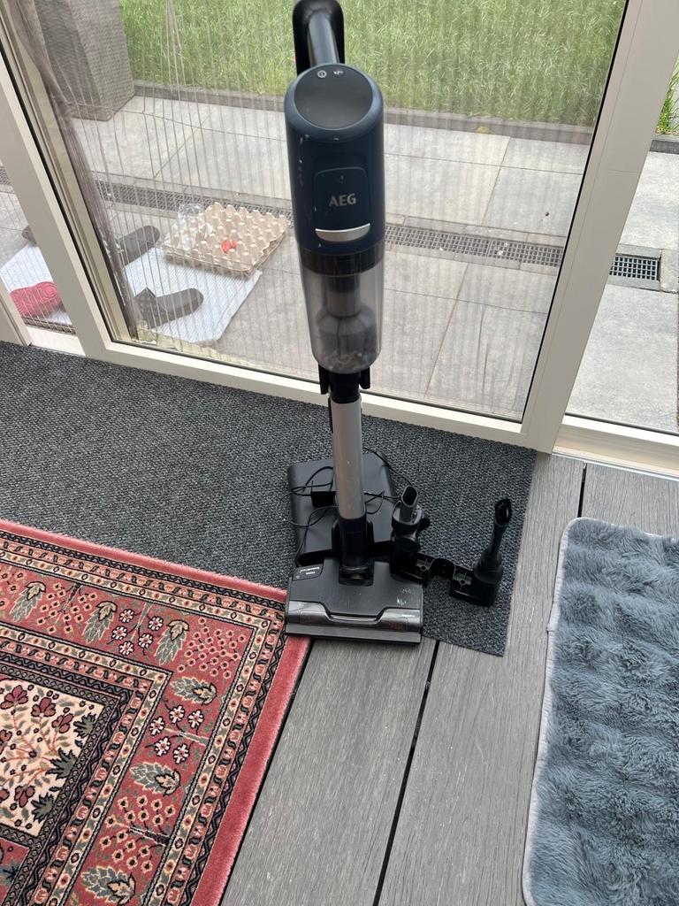 AEG steelstofzuiger, Ophalen, Niet werkend, Reservoir, Stofzuiger