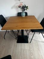 Eikenhouten eettafel met zwart metalen onderstel, Tot twee personen, Zo goed als nieuw, Eikenhout, Vierkant