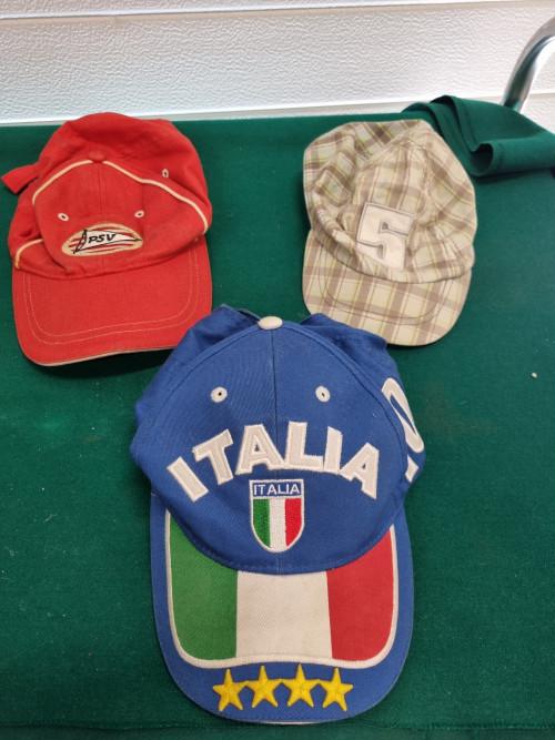 -	Kinderpetten 3 stuks, Kleding | Heren, Hoeden en Petten, Ophalen of Verzenden, 'T Olde Gre-j, Info@toldegrej.nl, Endepoelstraat 20f Didam