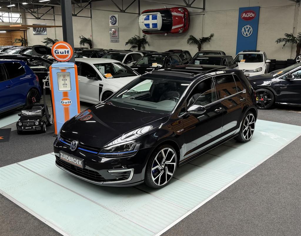 Volkswagen Golf GTE AUT! Vol optie! Leer! Pano! Navi!, Auto's, Volkswagen, Automaat, Gebruikt, 4 cilinders, 150 pk