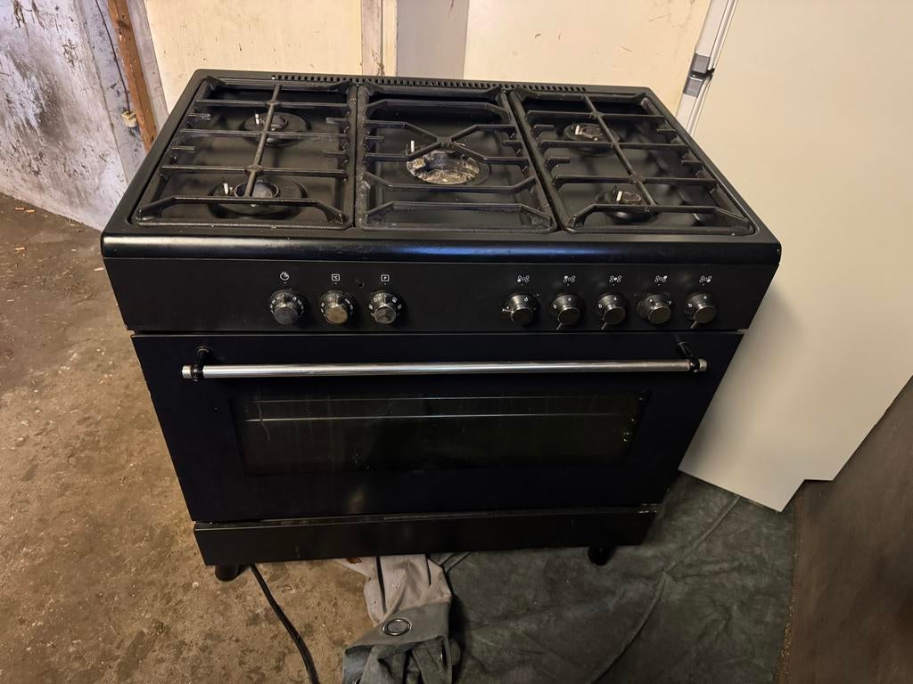 IKEA 5-pits gasfornuis met oven - Zwart, Witgoed en Apparatuur, Fornuizen, Gebruikt, Vrijstaand, Gas, 5 kookzones of meer, 85 tot 90 cm