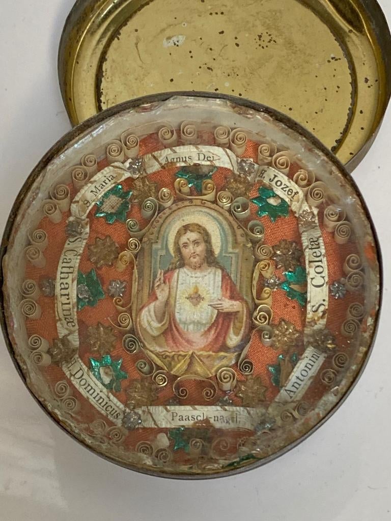 Antieke doos relieken, Verzenden