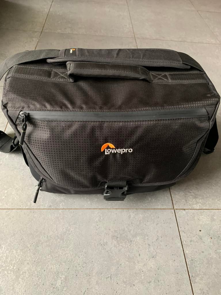 Lowepro NOVA 200 AW II nieuwstaat, Ophalen of Verzenden, Zo goed als nieuw, Schoudertas, Lowepro