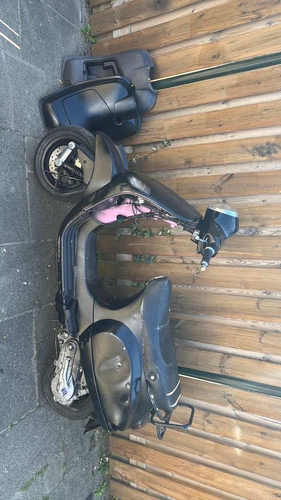 Vespa lx 2t 50cc, Fietsen en Brommers, Scooters | Vespa, Ophalen of Verzenden, Zo goed als nieuw, Tweetakt, Vespa LX