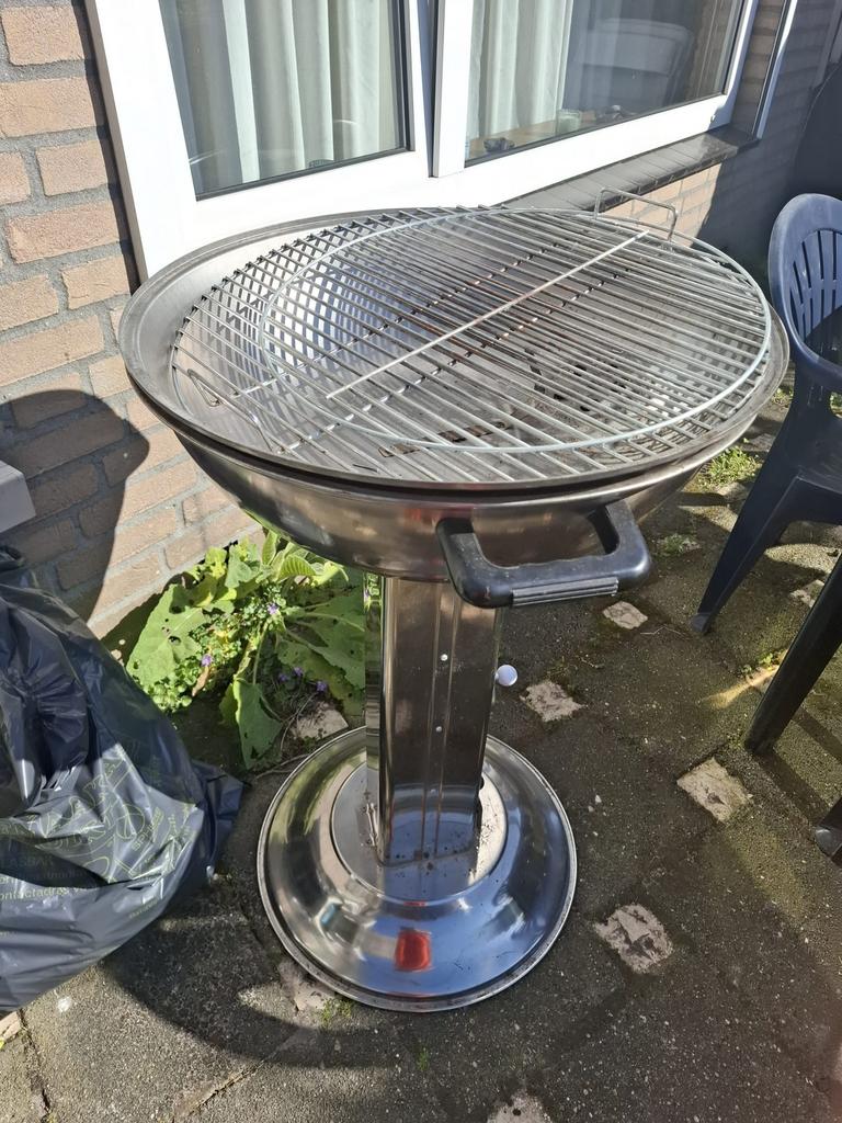 Barbecue (met alle spullen), Ophalen, Gebruikt