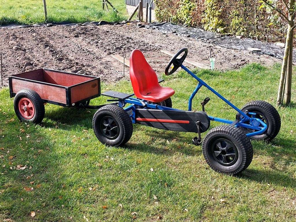 BERG SKELTER MET AANHANGER, Ophalen, Berg