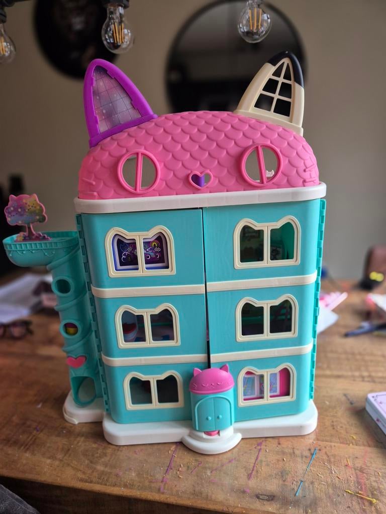 Gaby poppenhuis met 2 kamers, Kinderen en Baby's, Speelgoed | Poppenhuizen, Ophalen, Zo goed als nieuw, Poppenhuis