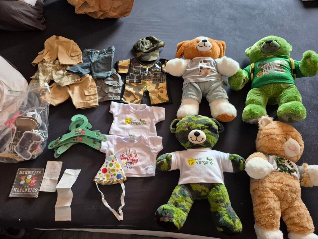 Grote collectie beren knuffels met kleding en accessoires, Verzamelen, Ophalen of Verzenden, Gebruikt, Stoffen beer, Overige merken