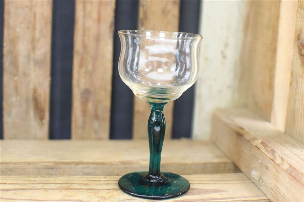 3 stuks Luminarc Glazen met groene voet 44240, Gebruikt, Ophalen of Verzenden, Bord(en), Wedgwood