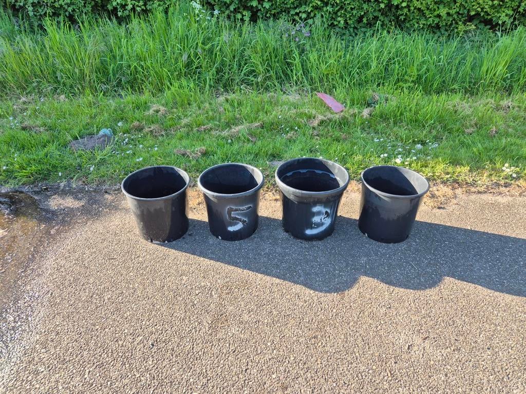 4 stevige kweekpotten: 3x 18L en 1x 25L, Kunststof, Gebruikt, Rond, Minder dan 40 cm