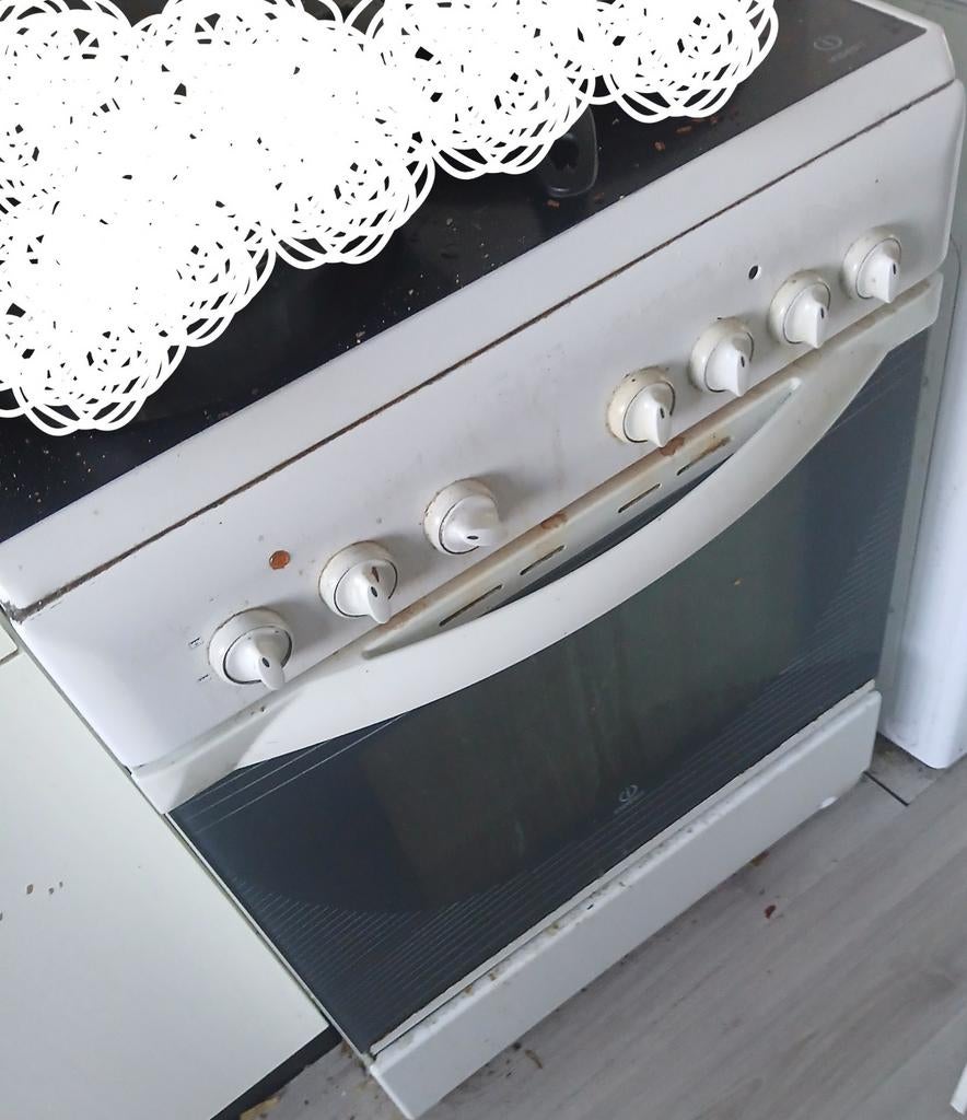 Vrijstaand elektrisch fornuis met oven, 4 kookzones, Ophalen, Gebruikt, 60 cm of meer, 4 kookzones