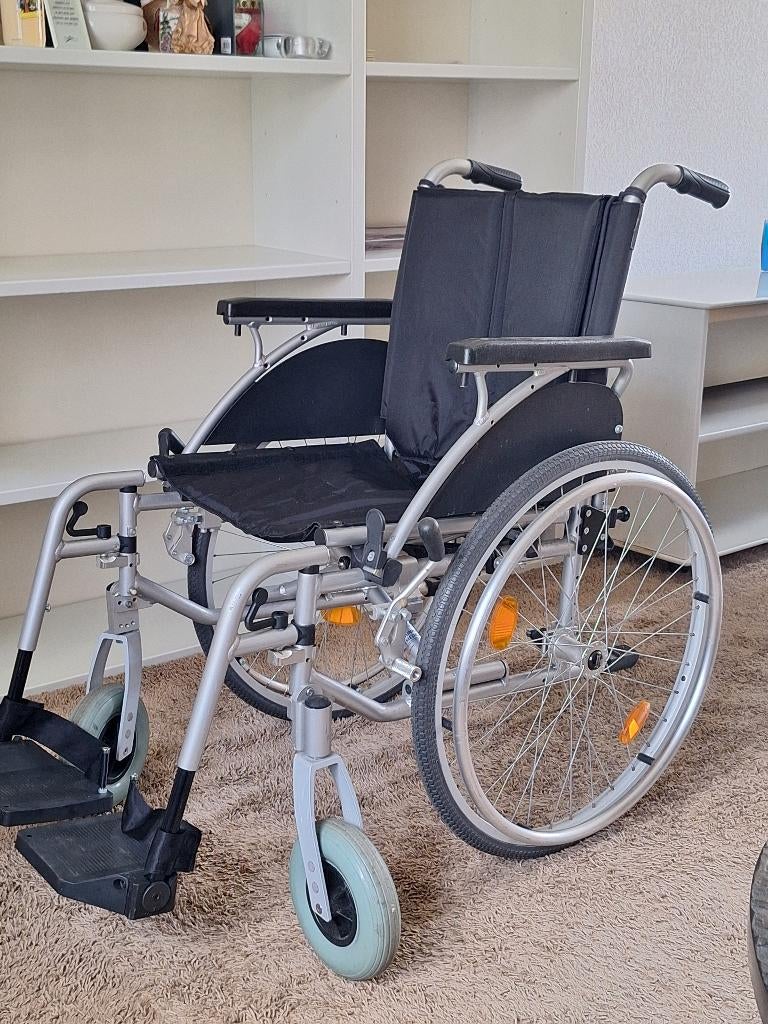 Rolstoel Breezy, Ophalen, Zwart, Zo goed als nieuw, Metaal