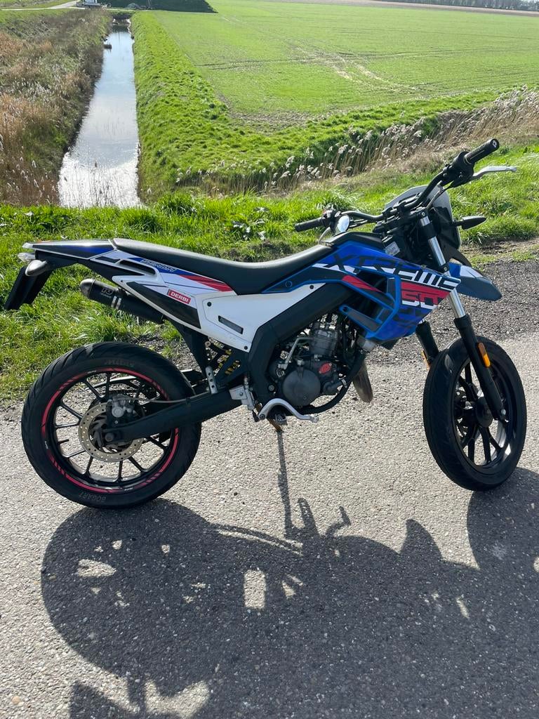 Derbi senda extreme, Fietsen en Brommers, Brommers | Derbi, 6 versnellingen, Gebruikt, Maximaal 45 km/u, Ophalen of Verzenden