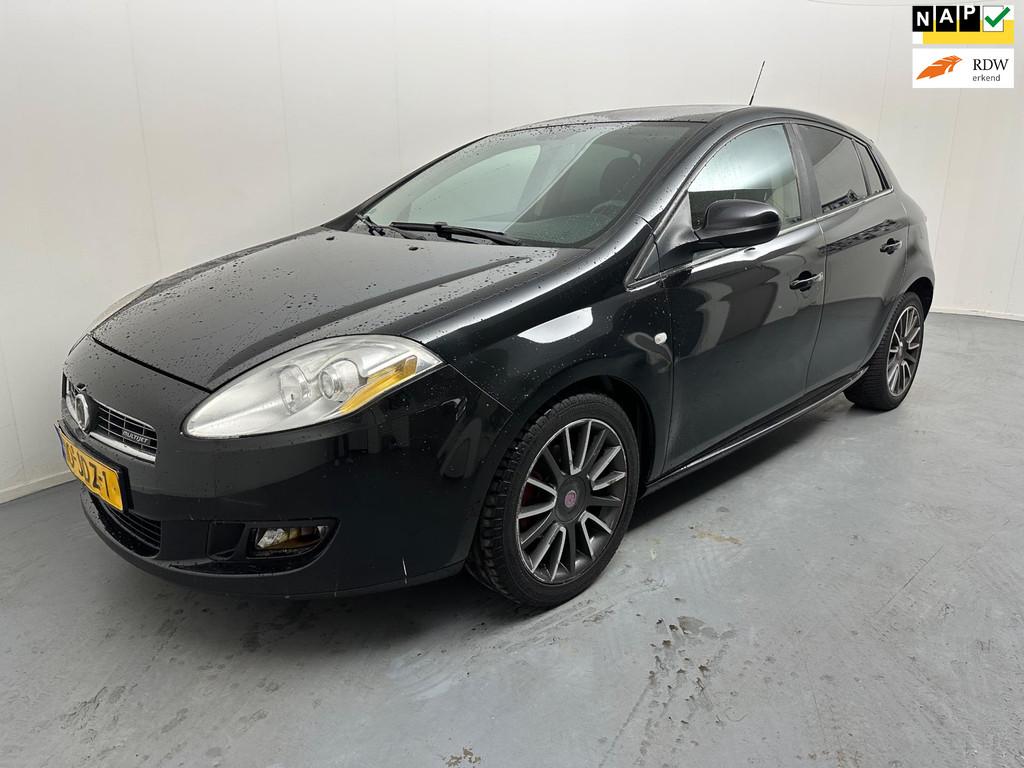 Fiat Bravo 1.6 MultiJet Racing # Airco # Apple Carplay # Lmv, Voorwielaandrijving, Euro 5, Gebruikt, 1295 kg