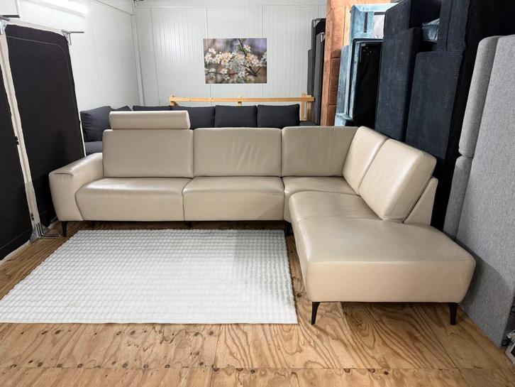 Montel Tuscan Hoekbank Beige Leder | Incl levering, Huis en Inrichting, Banken | Bankstellen, Zo goed als nieuw, Hoekbank, Vierpersoons of meer