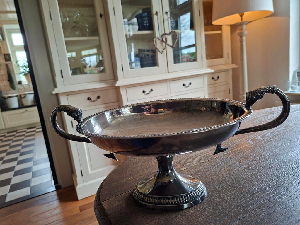 Mooie verzilverde broodschaal, Ophalen of Verzenden