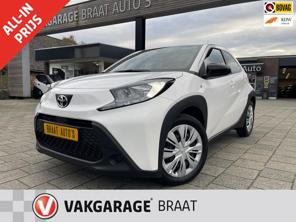 Toyota Aygo X 1.0 l CRUISE l CARPLAY l CAMERA l RIJKLAAR!, Auto's, Toyota, Stof, Gebruikt, Zwart, 4 stoelen