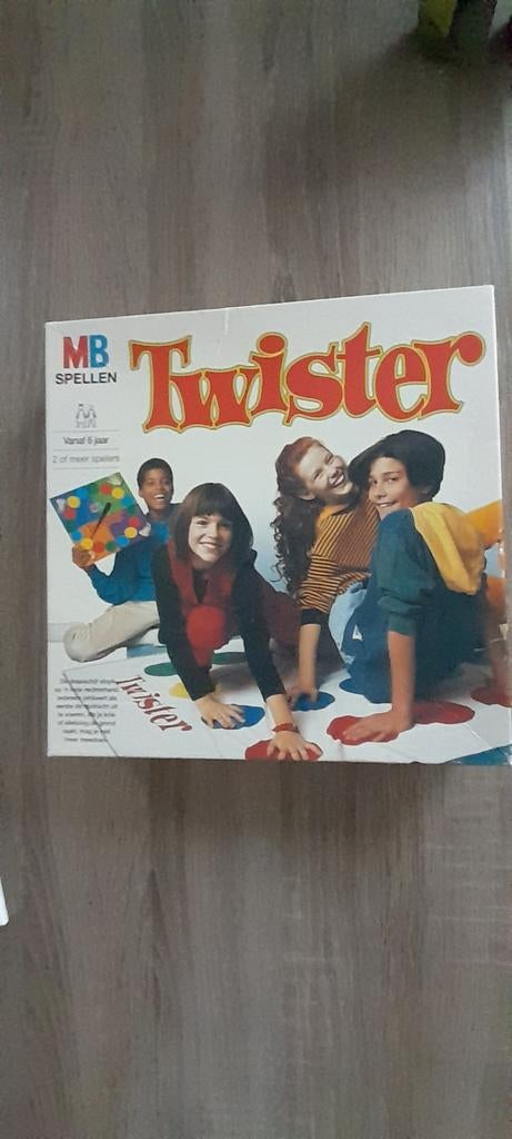 Twister bordspel van MB Spellen, Hobby en Vrije tijd, Gezelschapsspellen | Bordspellen, Ophalen of Verzenden