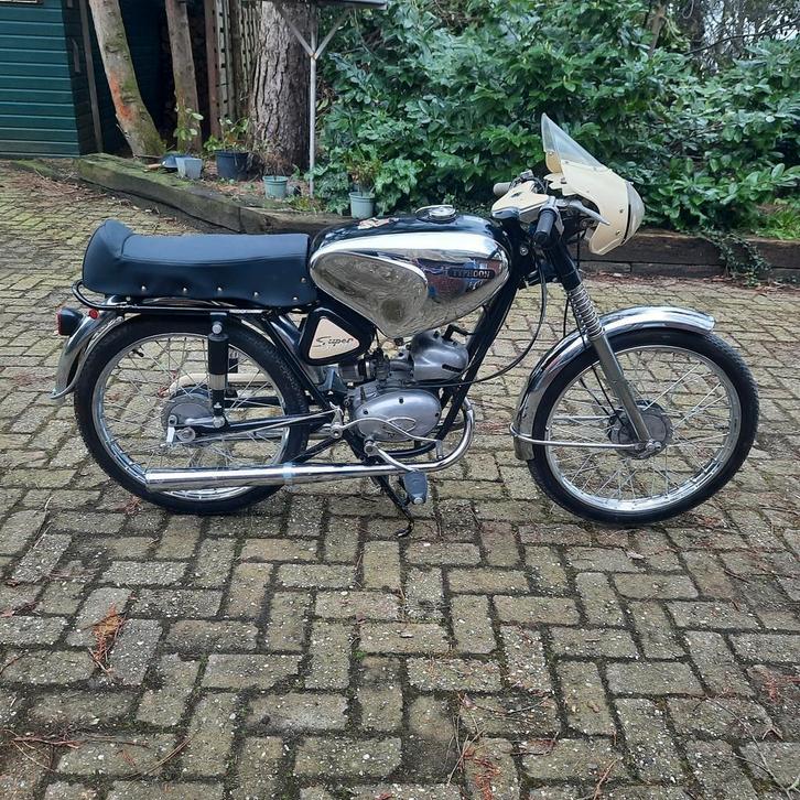 Typhoon Super sport Bromfiets, Fietsen en Brommers, Brommers | Oldtimers, Overige merken, Maximaal 45 km/u, Ophalen