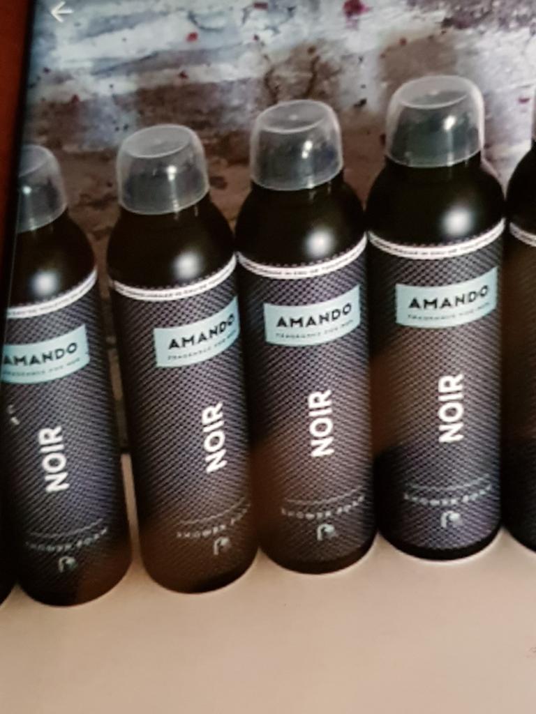 6 amando shower foam noir, Ophalen of Verzenden, Nieuw, Bad & Douche