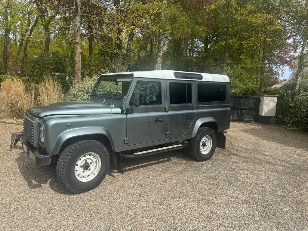 Landrover defender 110 2.2 TD 4. Zeven zitter. EX Bpm, Auto's, Metallic lak, Zwart, 4 cilinders, 122 pk