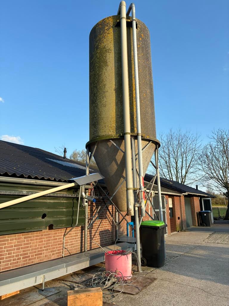 Voersilo voor vee - Gebruikt maar functioneel, Ophalen